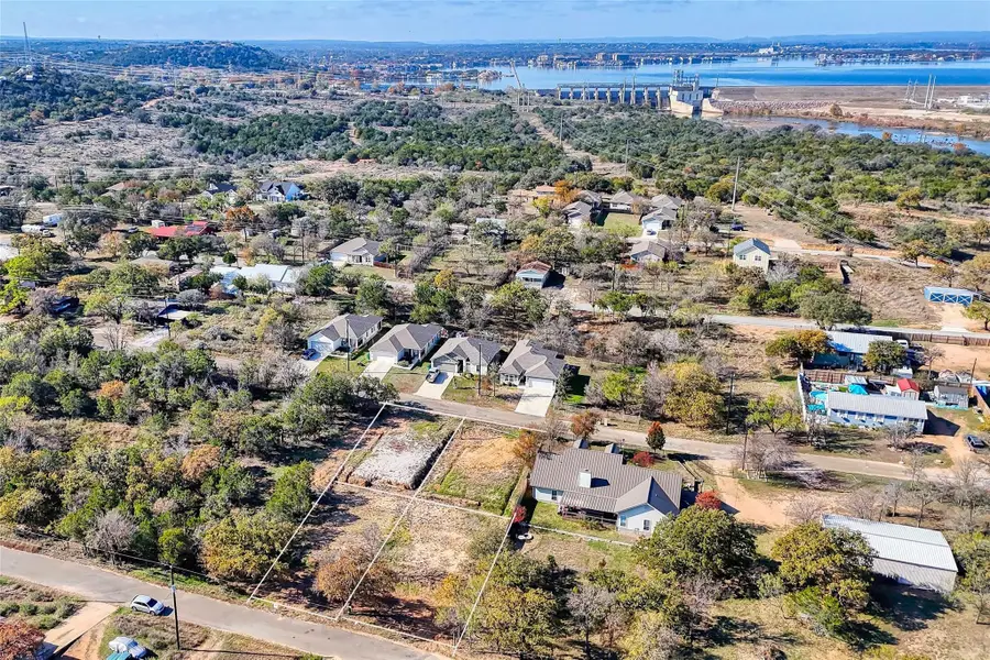 732 Aspen Ln, Cottonwood Shores, TX 78657 - Image #2