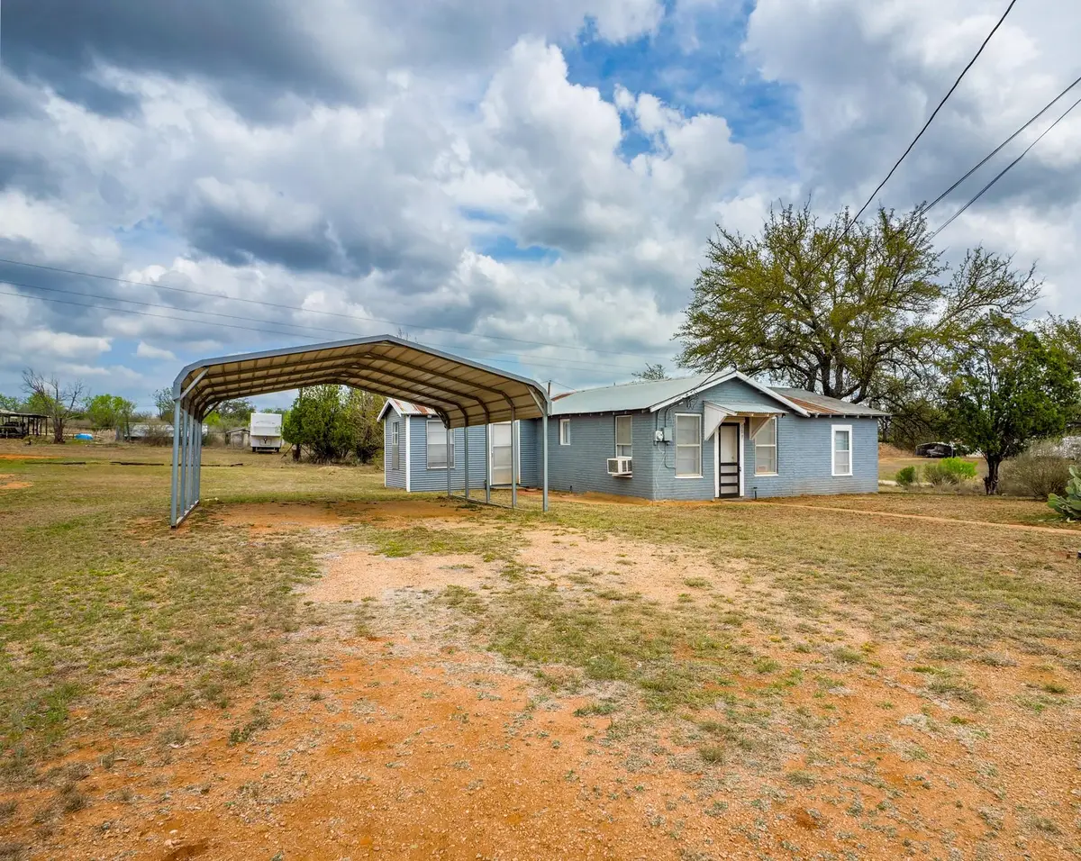 509 E Austin St, Llano, TX 78643 - Image #1