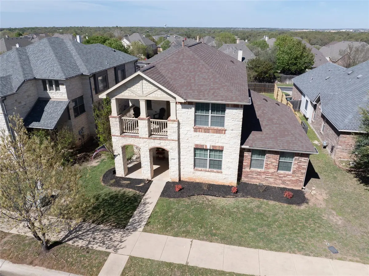 222 Sycamore St, Georgetown, TX 78633 - #1