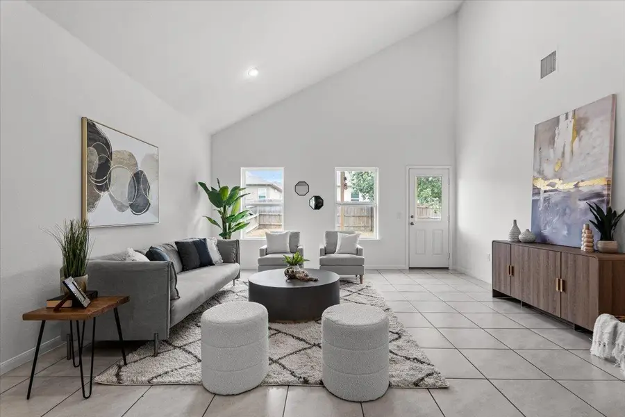 6701 Loretta White Ln, Austin, TX 78744 - #2