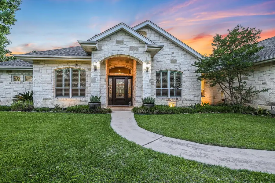 307 E Pheasant Dr, Highland Haven, TX 78654 - Image #2