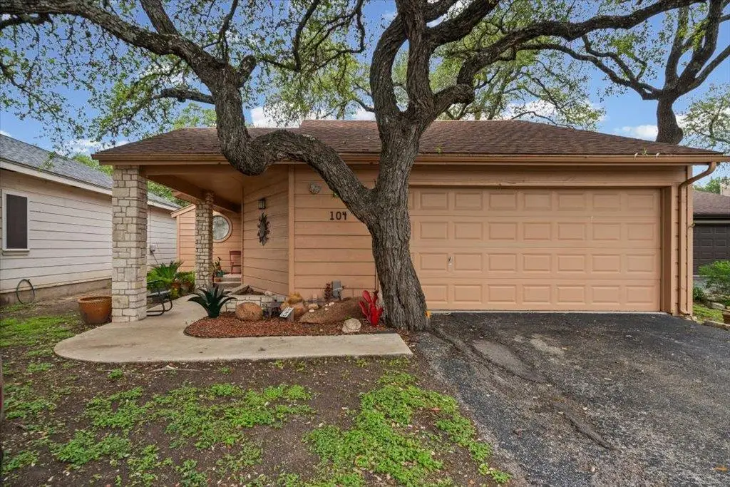 104 Overlook Cir, Wimberley, TX 78676 - #1