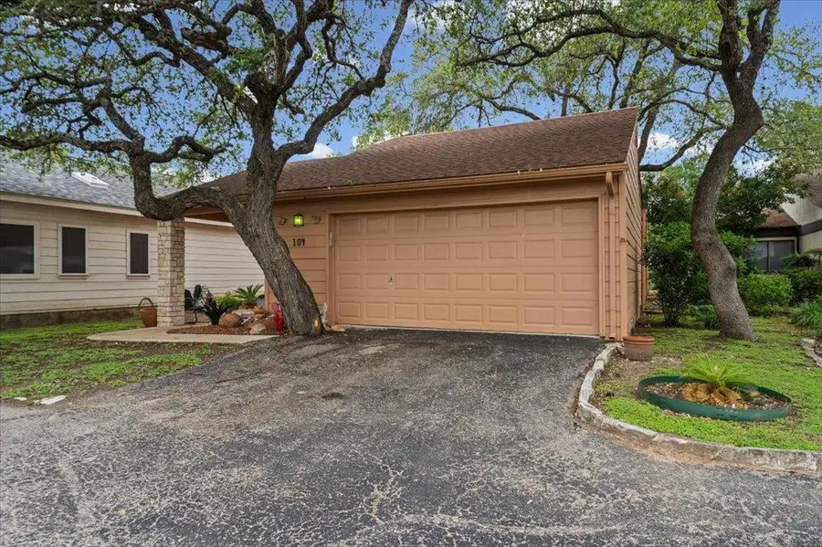 104 Overlook Cir, Wimberley, TX 78676 - #2