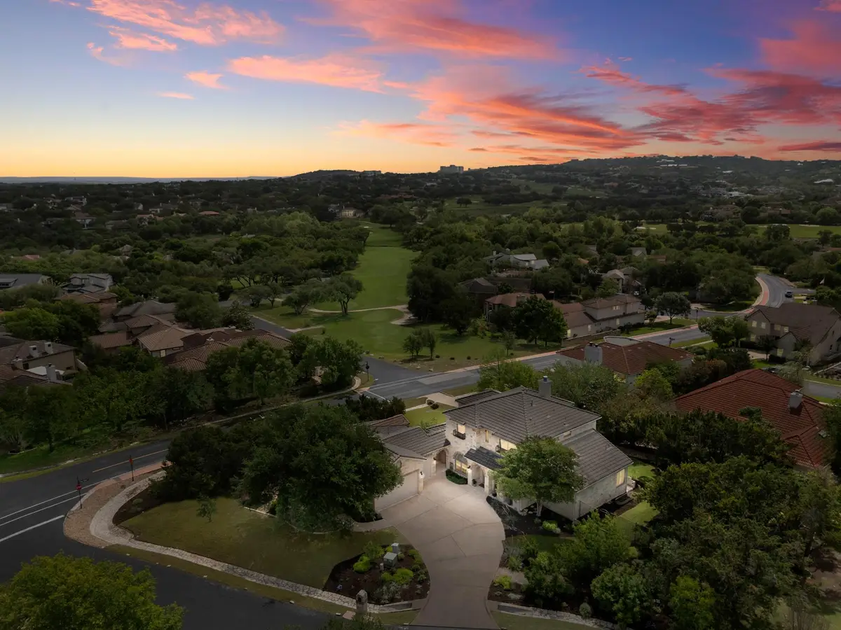 19 Swiftwater Trl, The Hills, TX 78738 - #1