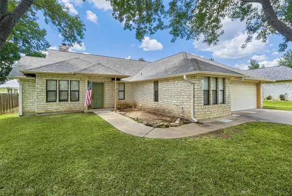 160 Turkey Run, Meadowlakes, TX 78654