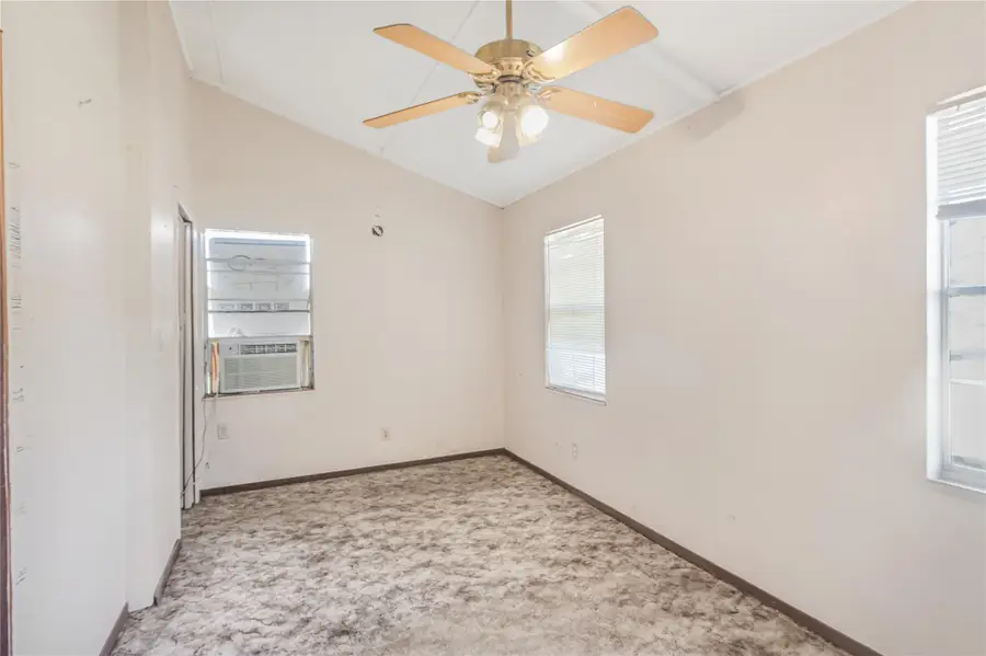103 Leaning Oaks St, Somerville, TX 77879 - #2