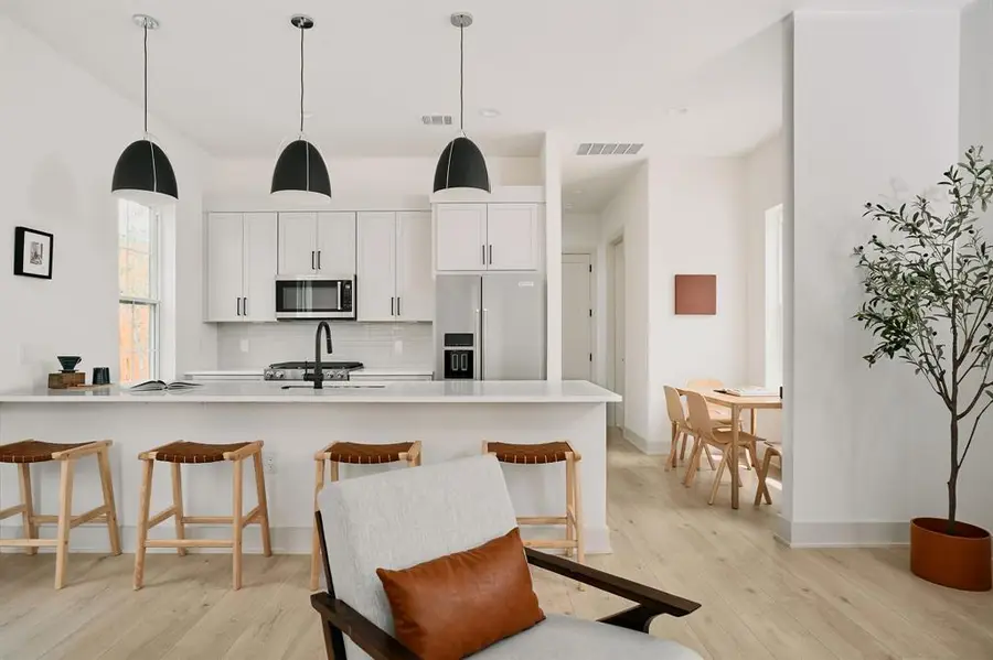 2209 Woodland Ave #401, Austin, TX 78741 - #3