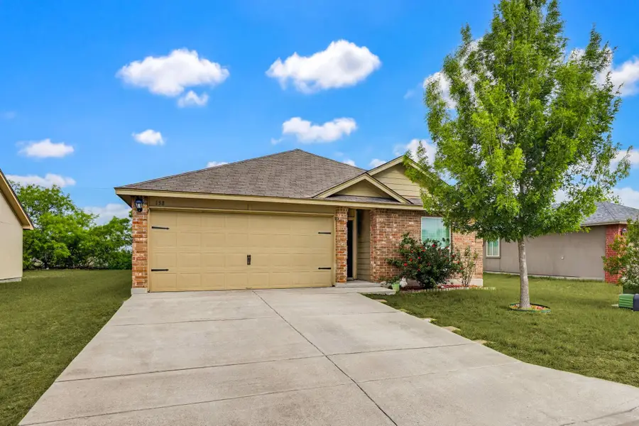 138 Talon Dr, Luling, TX 78648 - #2