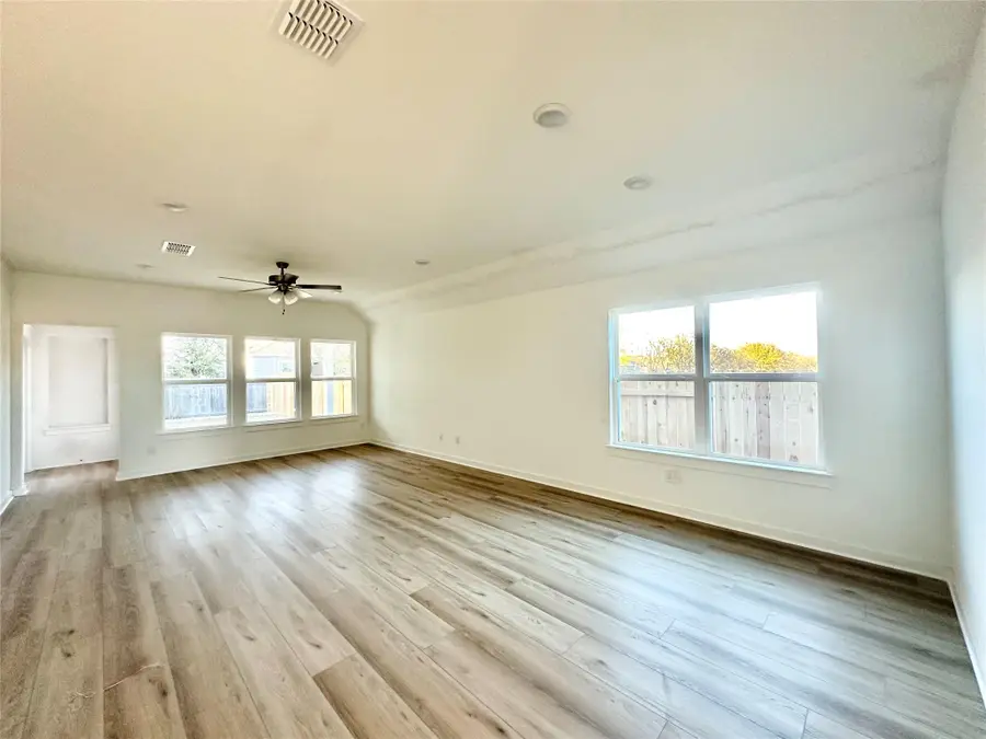 220 Oriole St, Kyle, TX 78640 - Image #3