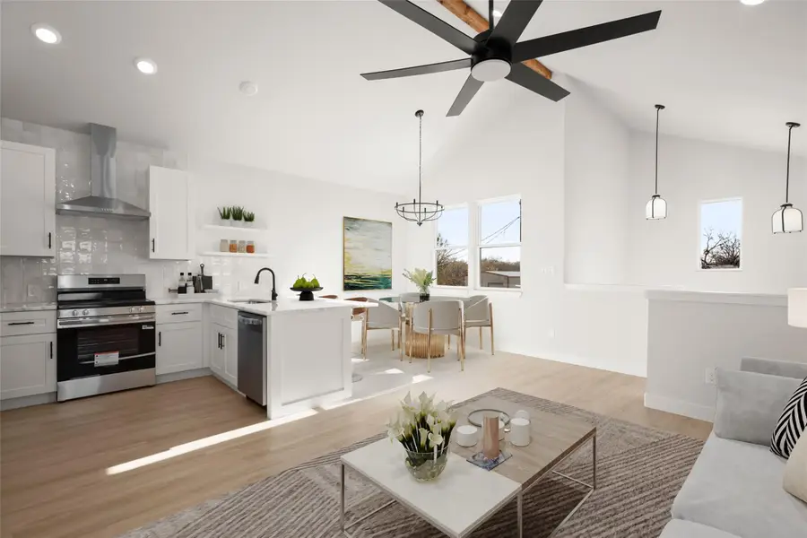 306 S Avenue P Ave, Marble Falls, TX 78654 - #2