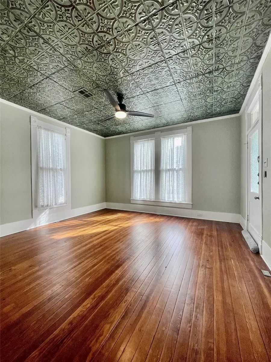 908 W Hopkinss St, San Marcos, TX 78666 - Image #3