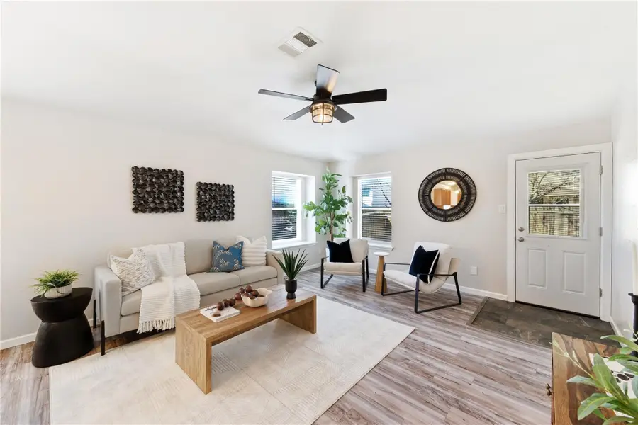 446 Paddington Dr, Kyle, TX 78640 - #2