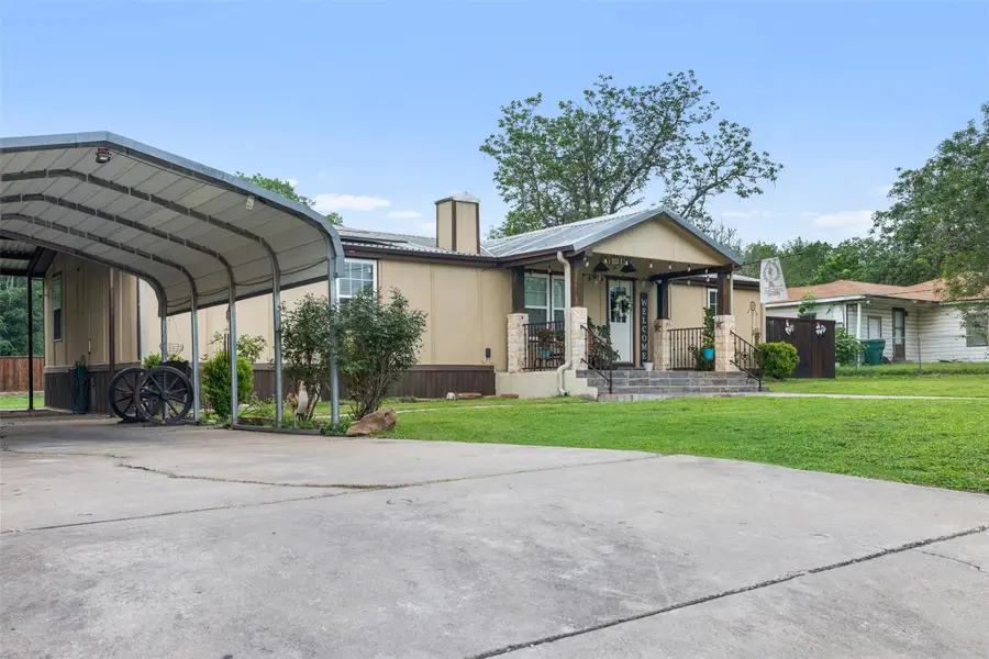 857 E Guadalupe St, La Grange, TX 78945 - #2