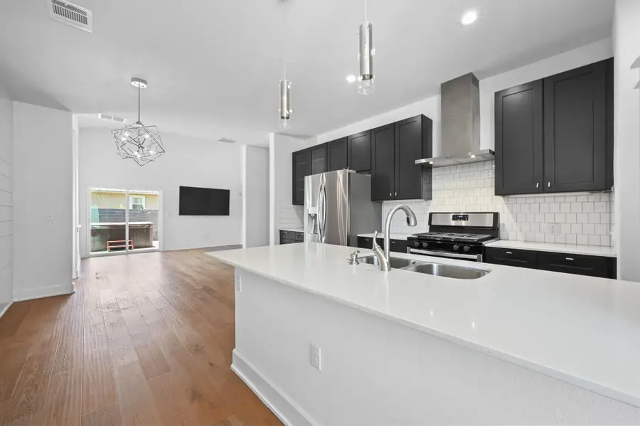 1409 Casey St #B, Austin, TX 78745 - #3
