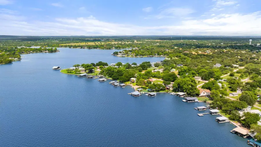 402 South Shorewood Dr, Granite Shoals, TX 78654 - #2