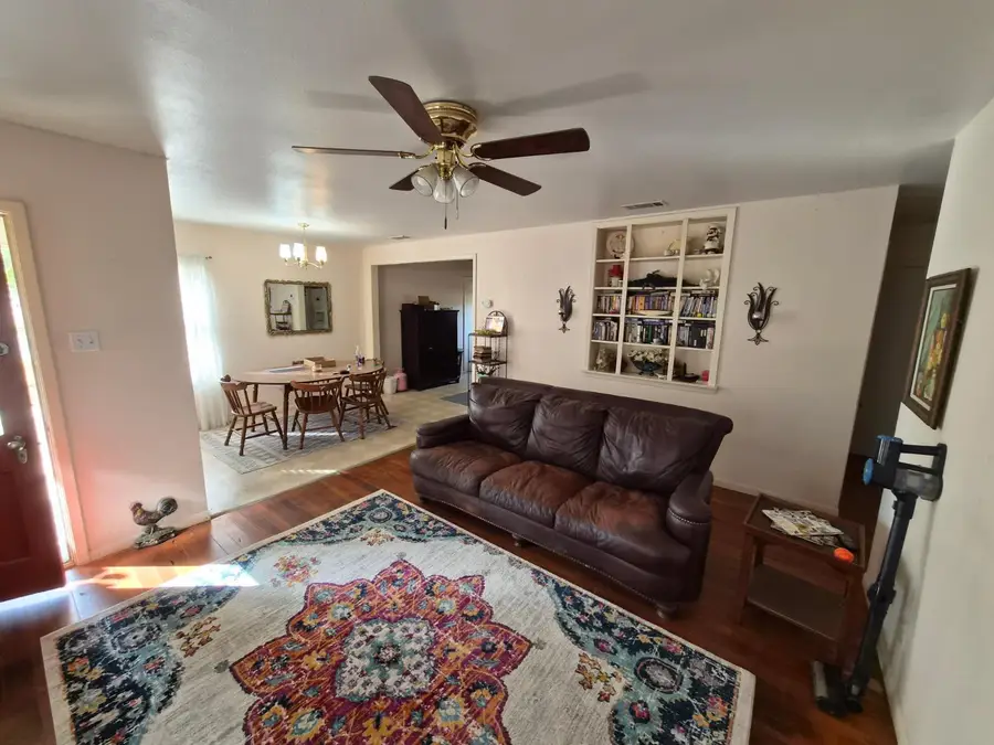 601 E Green St, Llano, TX 78643 - Image #3