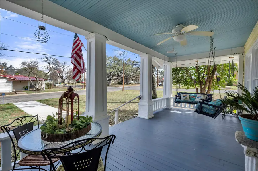 909 Flag St, Llano, TX 78643 - #2