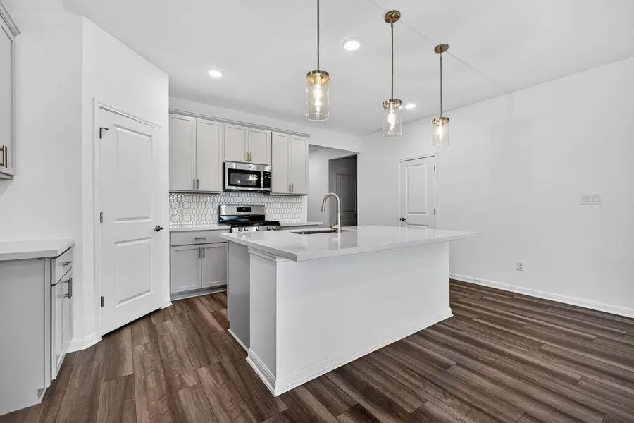 94 Flowers Ave, Hutto, TX 78634 - #2