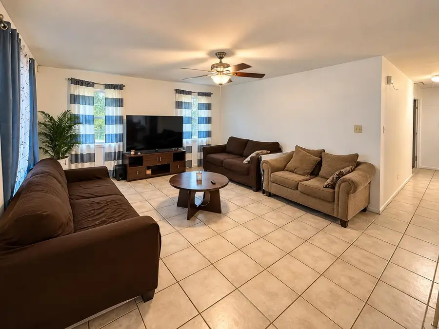 1210 Delano St, Austin, TX 78721 - #3