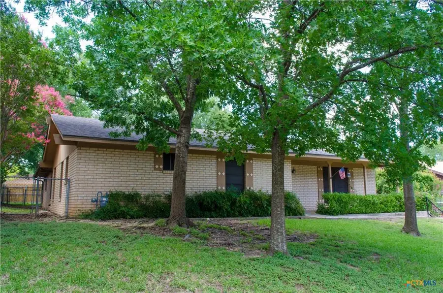 303 E 20th Ave, Belton, TX 76513 - Image #2