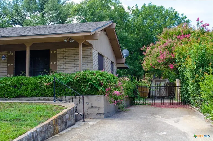 303 E 20th Ave, Belton, TX 76513 - Image #3