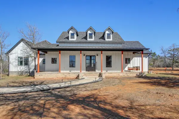 142 Anderson Dr, Red Rock, TX 78662