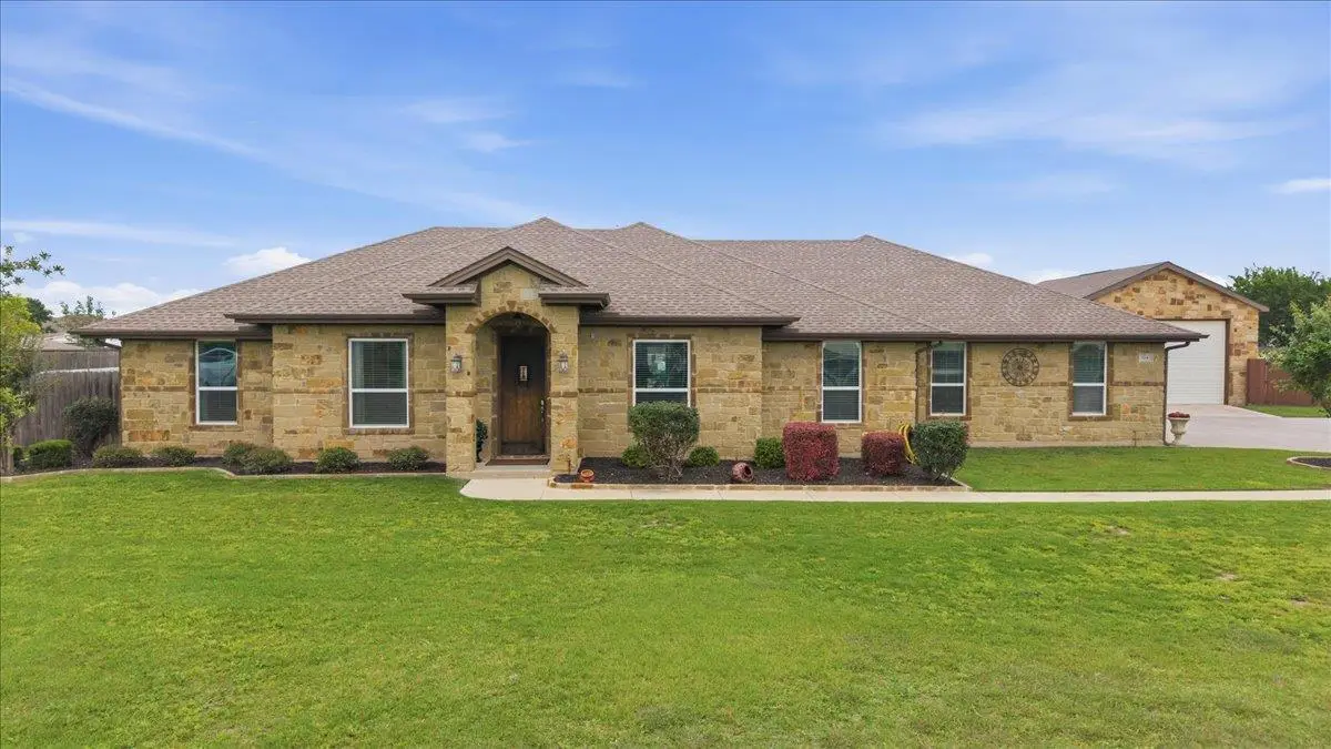 104 W Vienna Dr, Hutto, TX 78634 - #1