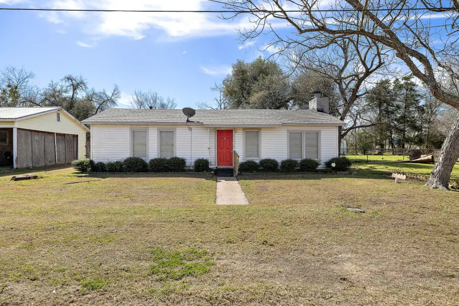 712 Vernon St, Rockdale, TX 76567 - Image #3