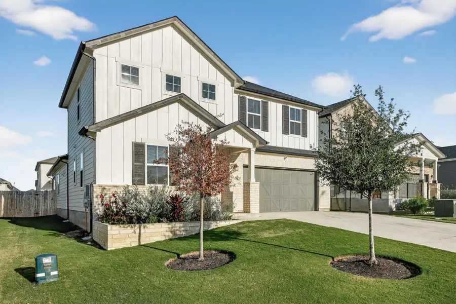 637 Seabiscuit Dr, Jarrell, TX 76537 - #2
