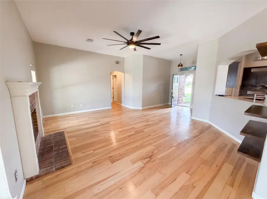 116 San Jacinto, Hutto, TX 78634 - #3