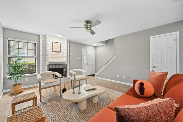 8400 Jamestown Dr #332, Austin, TX 78758