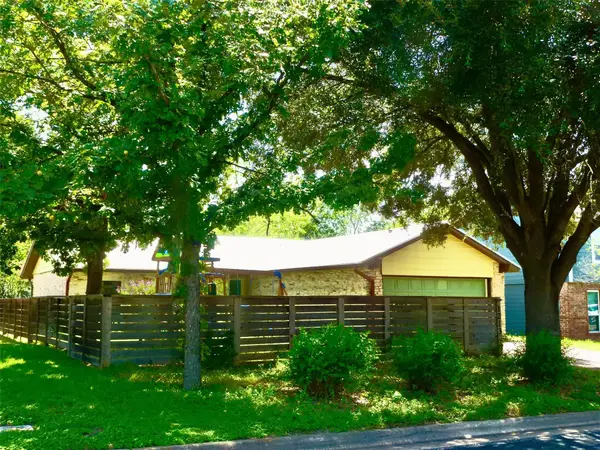 1213 Dunstan Dr, Austin, TX 78745