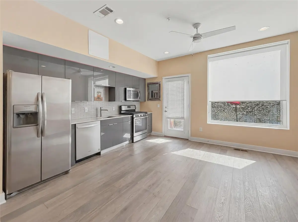 1800 E 4th St #223, Austin, TX 78702 - #1