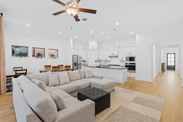 309 Hollister Dr, Liberty Hill, TX 78642