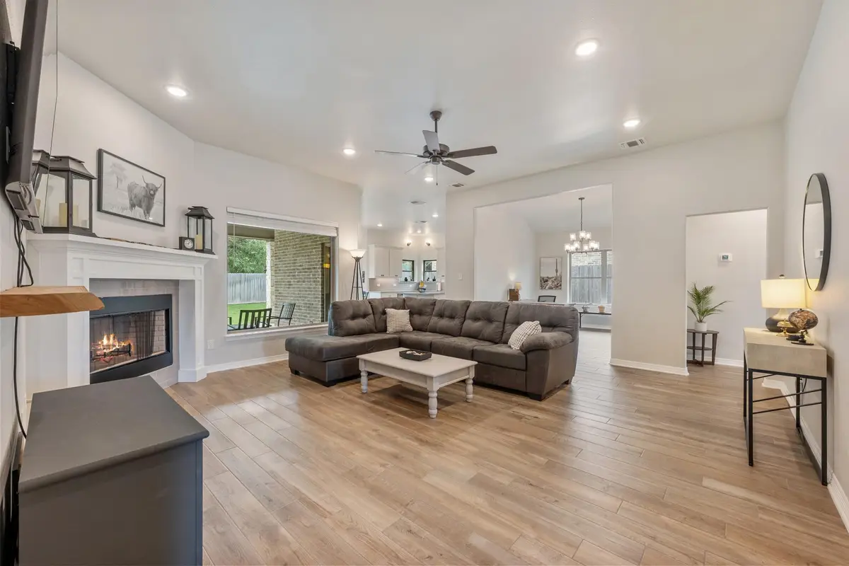 621 Holstein Dr, Belton, TX 76513 - #1