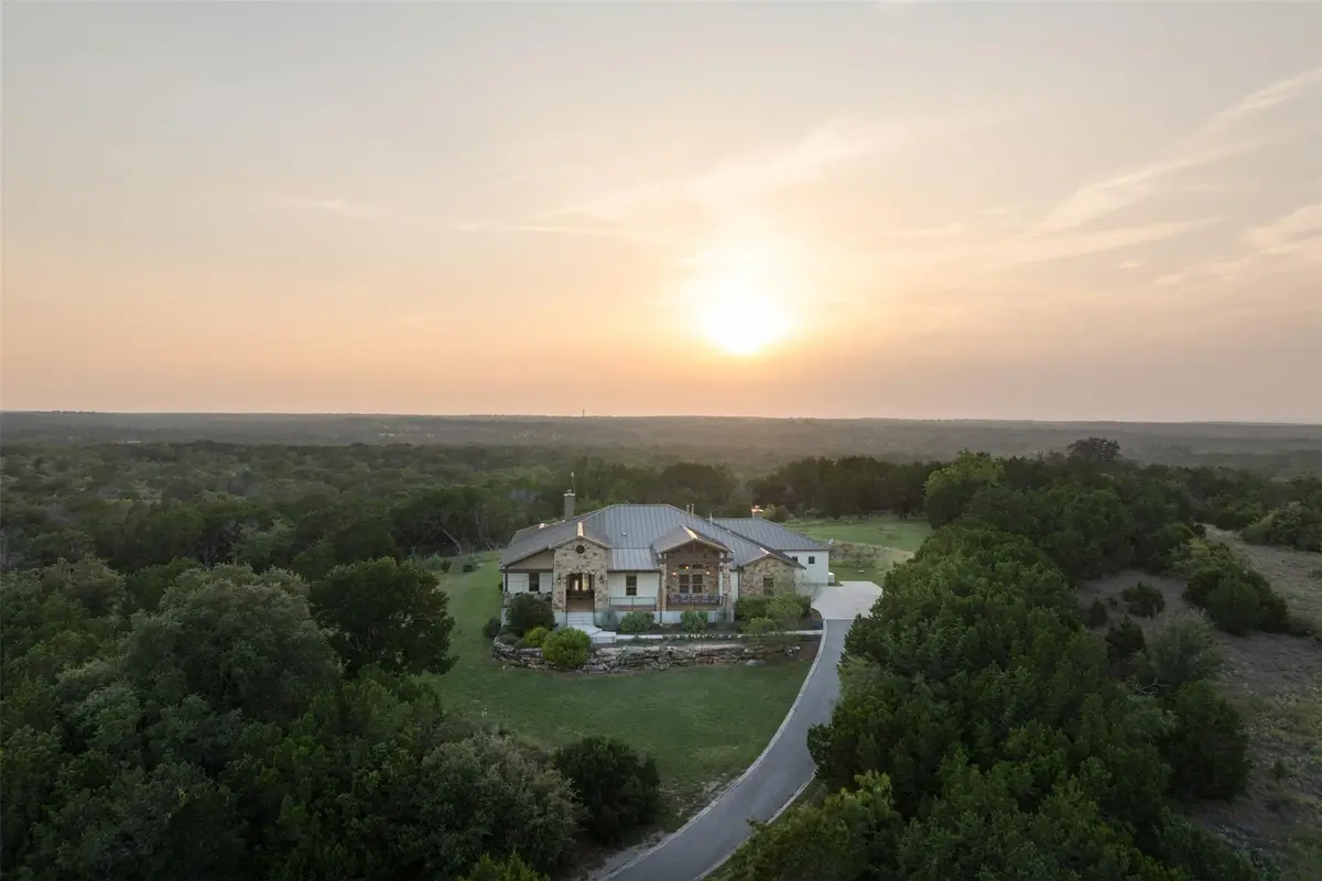 119 Creekside Trl, Spicewood, TX 78669 - #1