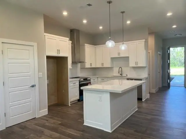 611 Sun Ray, Horseshoe Bay, TX 78657 - #2