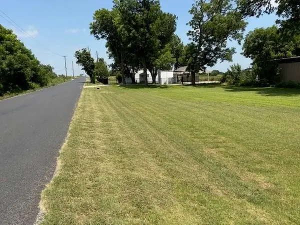 880 County Road 311, Jarrell, TX 76537