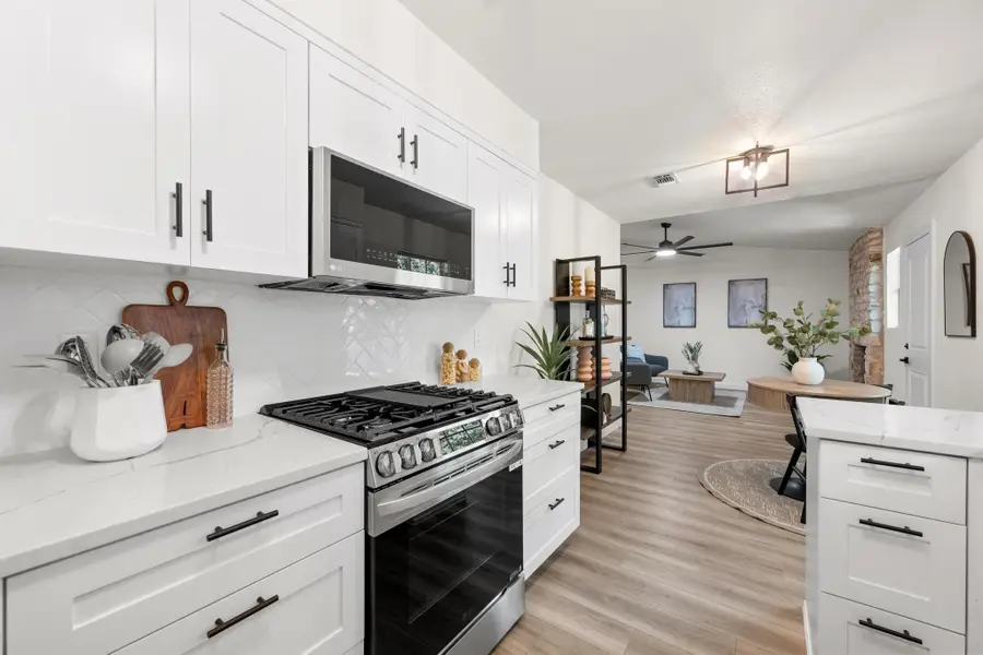 7002 Teaberry Dr, Austin, TX 78745 - Image #3