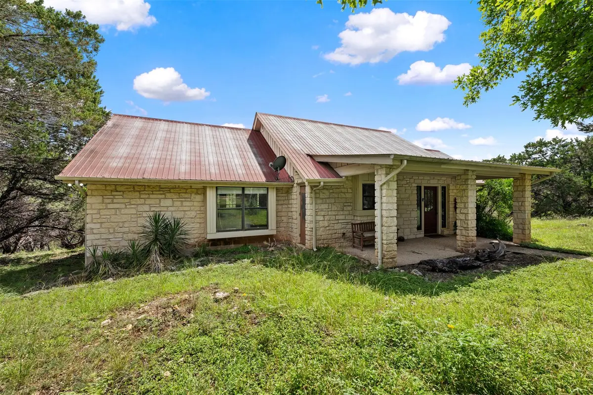 555 Hillsedge Rd, Wimberley, TX 78676 - #1