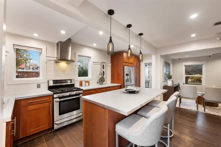 2204 Chestnut Ave, Austin, TX 78722 - Image #3