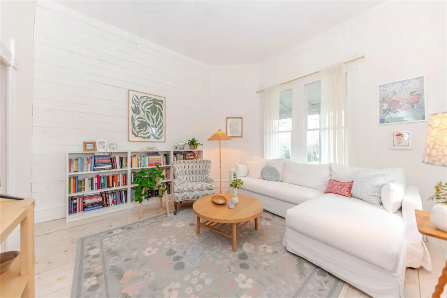 306 5th Ave, Smithville, TX 78957 - Image #3