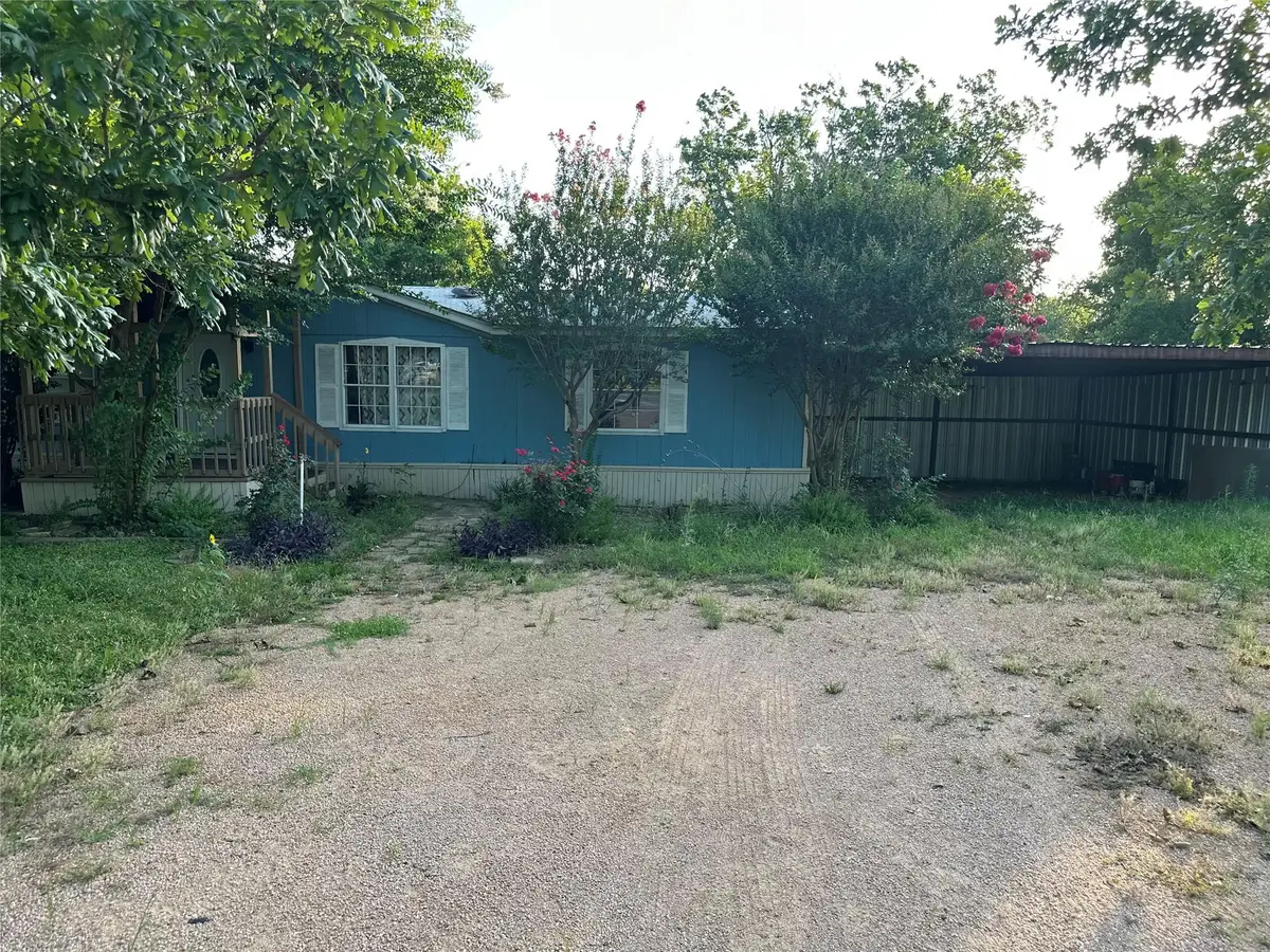709 N 5th St, Jarrell, TX 76537 - #1