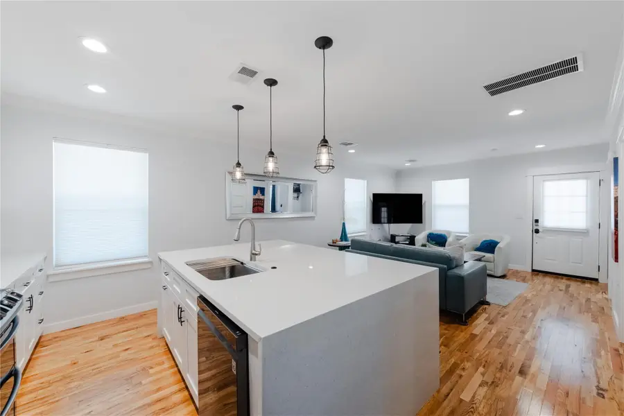 2214 Garden St #1, Austin, TX 78702 - #2