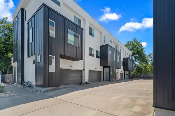 1801 E 2nd St #8, Austin, TX 78702