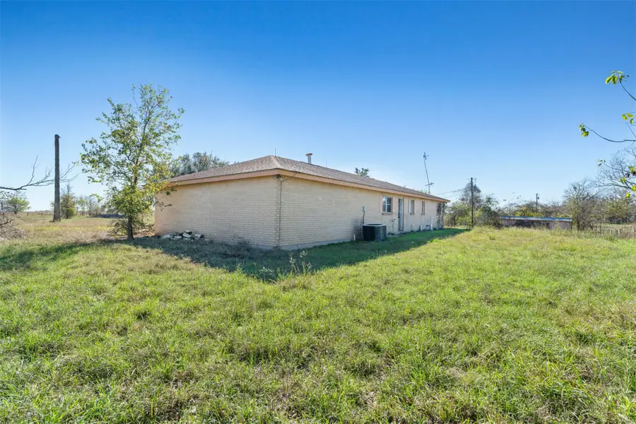 230 County Road 422, Bartlett, TX 76511 - Image #3
