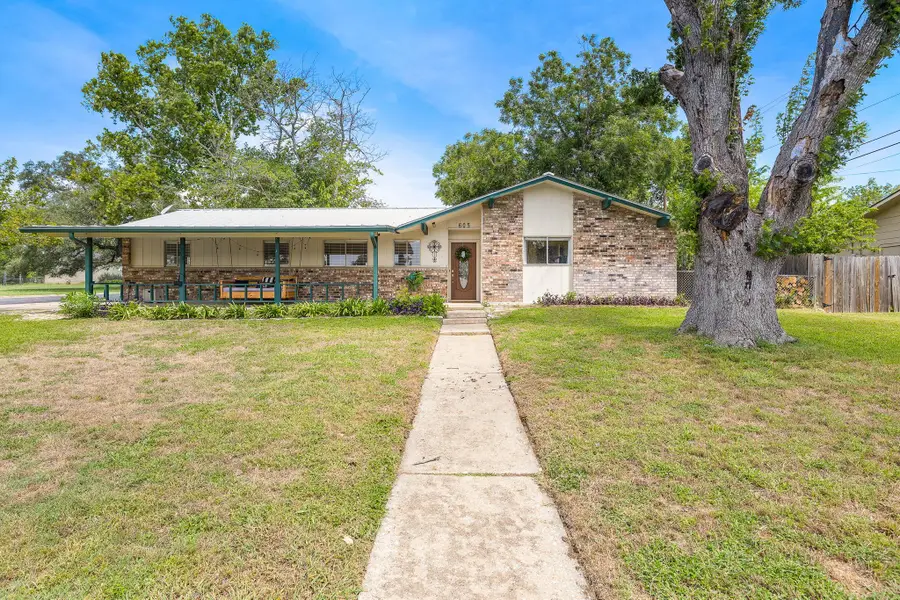 605 Parkway St, Georgetown, TX 78628 - #3