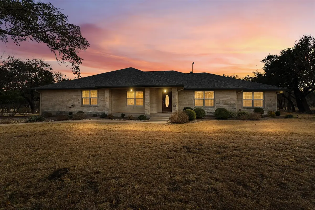 420 Rundberg Dr, Jarrell, TX 76537 - #1