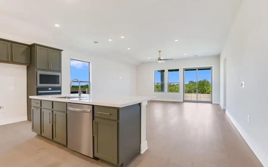 8601 Aracari Cv, Austin, TX 78744 - #2