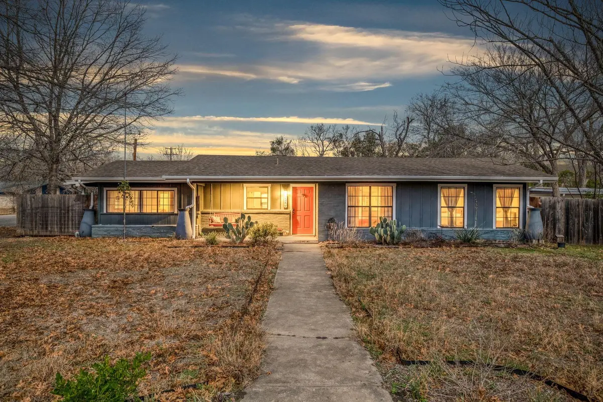 1233 Orange St, Lockhart, TX 78644 - #1